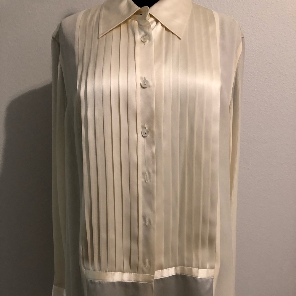 Vintage Anne Klein Blouse Size 16W. Ivory
